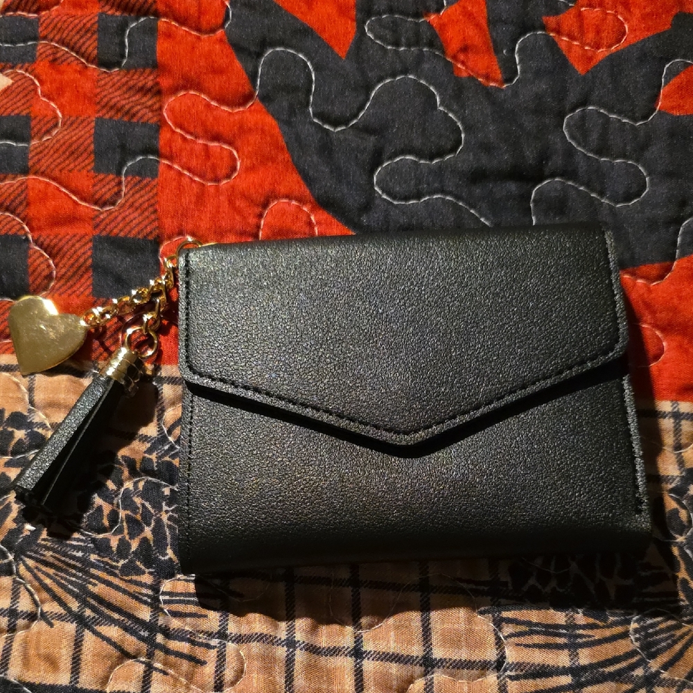 Womens Black Envelope Wallet with Heart Charm 4.5 x 3.5 Inches